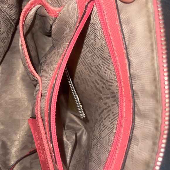 Gently used M Kors, LG Dome Satchel in Lt Pink/Blossom. - Picture 6 of 9